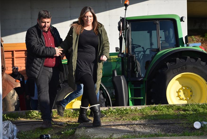 Στο μπλόκο της Νίκαιας η Κωνσταντοπούλου: Αξιοπρεπής η απόφασή τους να μην ενδώσουν στην κοροϊδία | Ειδήσεις, νέα για ΛΑΡΙΣΑ | Θεσσαλία Τηλεόραση