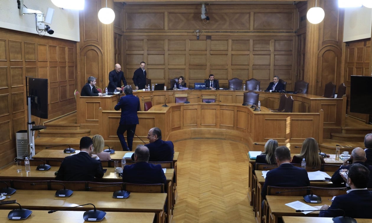 Η Κοινοβουλευτική Ομάδα της Nέας Δημοκρατίας σε νευρική κρίση και το Μέγαρο Μαξίμου στα κόκκινα υπό το φόβο ατυχήματος