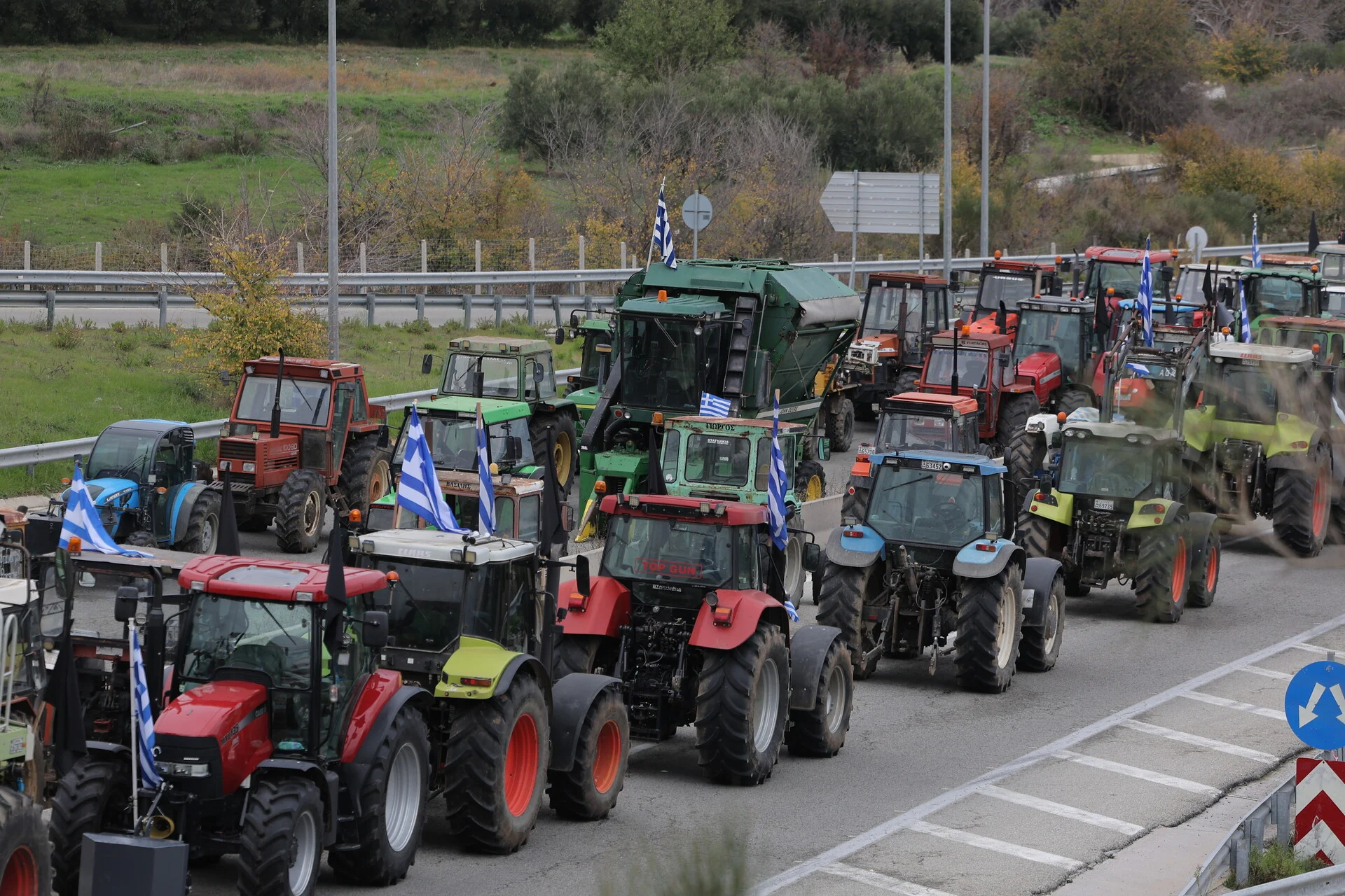 «Είμαι συγκρατημένα αισιόδοξος» – Η κυβέρνηση «κυκλώνει» την Παρασκευή για ραντεβού με τους αγρότες και περιμένει τα μπλόκα