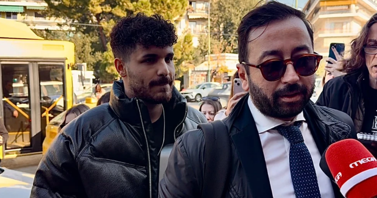 Γιώργος Μαζωνάκης: Αυτός είναι ο 21χρονος τραγουδιστής που τον στέλνει στα δικαστήρια για ασεμνείς χειρονομίες – «Θέλουμε την ηθική δικαίωση»