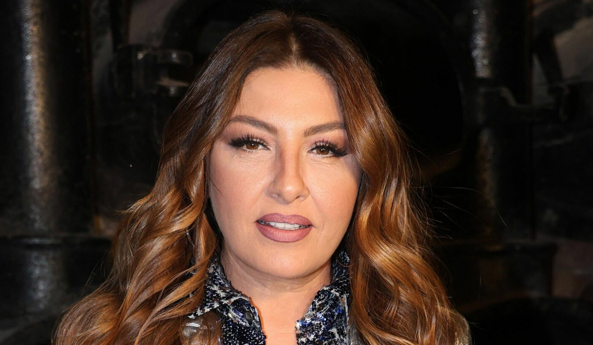 Ραγδαίες εξελίξεις με την υγεία της Έλενας Παπαρίζου μετά από λιποθυμικό επεισόδιο – Αντικαταστάθηκε στο The Voice