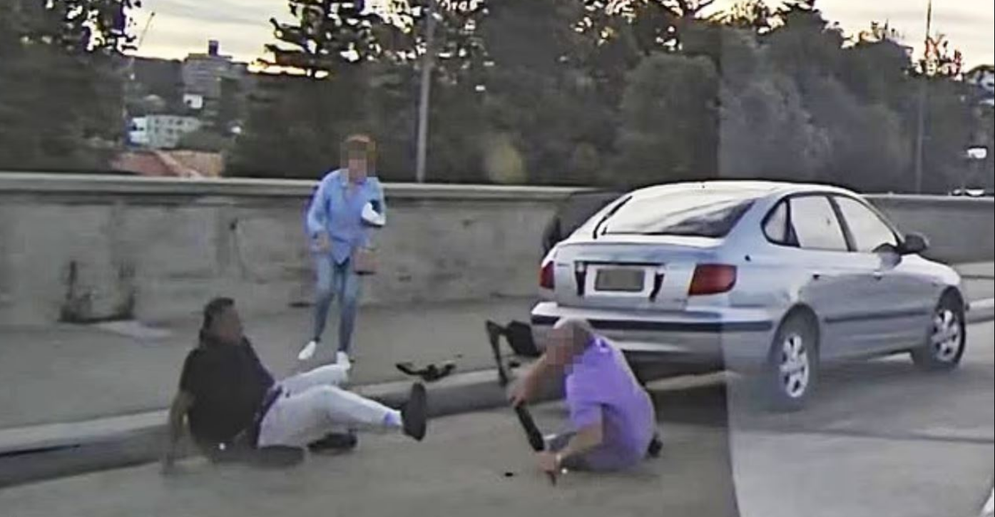 Σίδνεϊ: Βίντεο με ηλικιωμένο ζευγάρι που όρμησε για να σταματήσει τον έναν τρομοκράτη – Συγκλονιστικές μαρτυρίες για τους «ήρωες μέχρι τέλους»