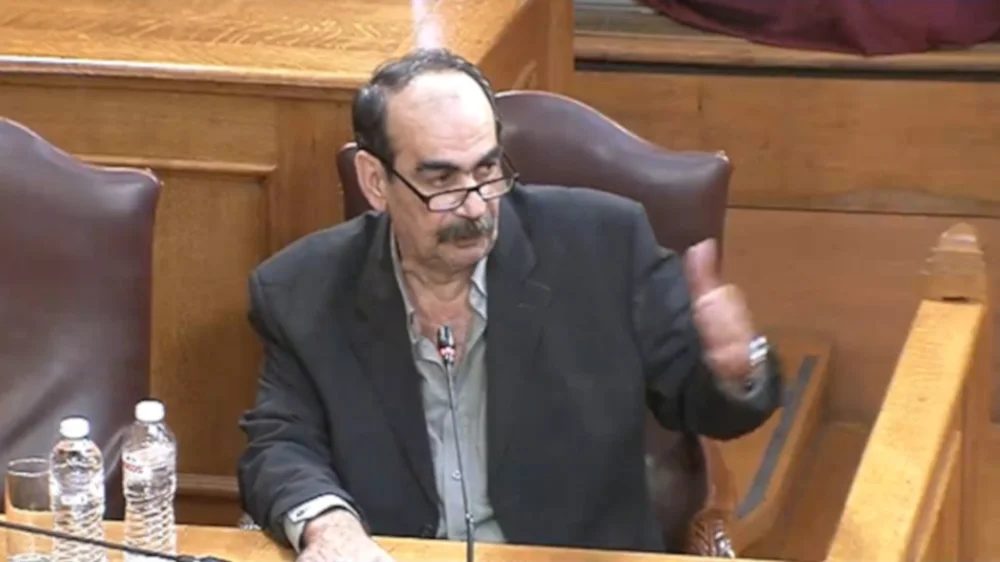 Πουλάει τρέλα ο Φραπές για τα χλιδάτα αυτοκίνητα που έχει η οικογένειά του – Η Jaguar του χιλιάρικου και η Porsche που αγόρασε το 2019 ή το… 2021