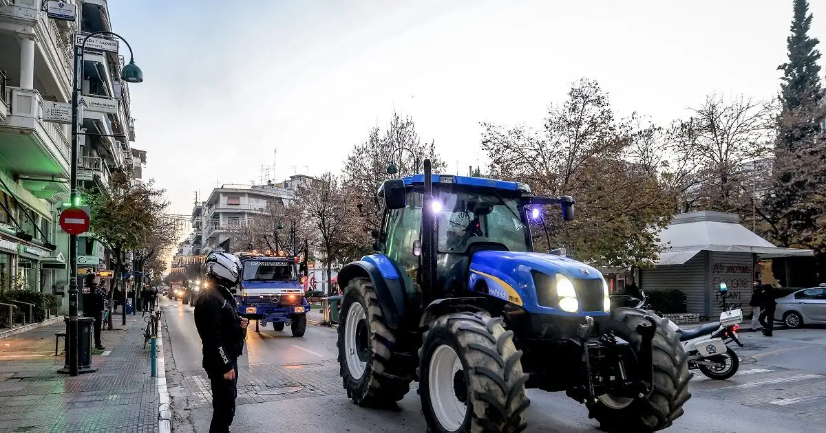 “Δεν αποχωρούμε από τα μπλόκα μέχρι να τοποθετηθεί η κυβέρνηση” – Τα αιτήματά τους στέλνουν σήμερα οι αγρότες αφού είπαν όχι στη συνάντηση της Δευτέρας