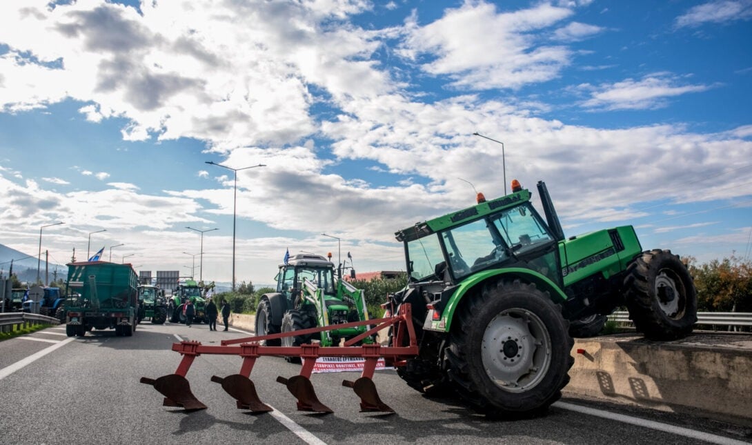 Η απάντηση της κυβέρνησης στα αιτήματα των αγροτών: 16+4 υλοποιούνται ή βρίσκονται υπό επεξεργασία και αναζητείται λύση – 7 δεν μπορούν να επιλυθούν