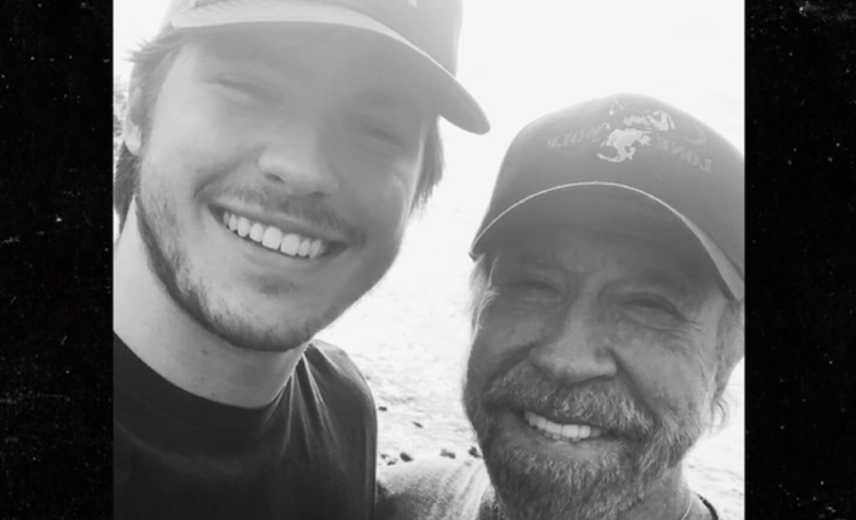 Ραγίζει καρδιές ο γιος του Τσακ Νόρις: «Είμαι τόσο περήφανος που είμαι παιδί σου»